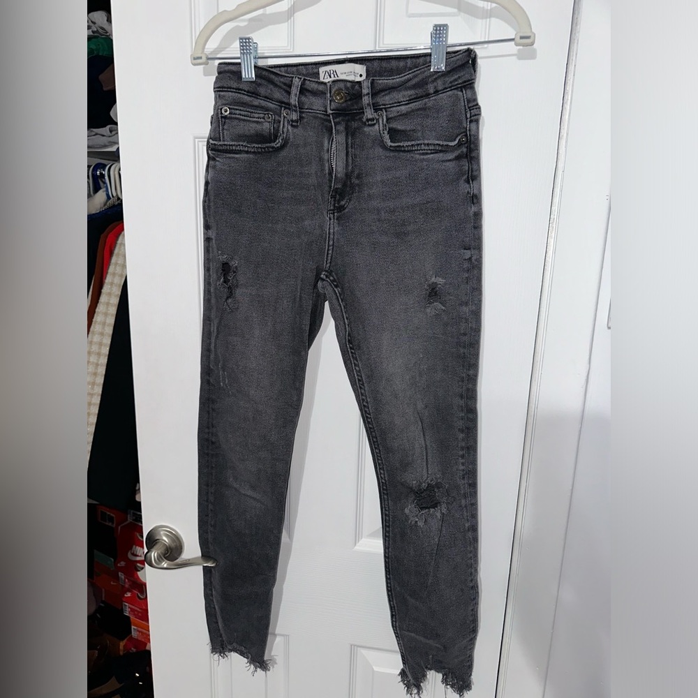 Zara destroyed skinny Jean
